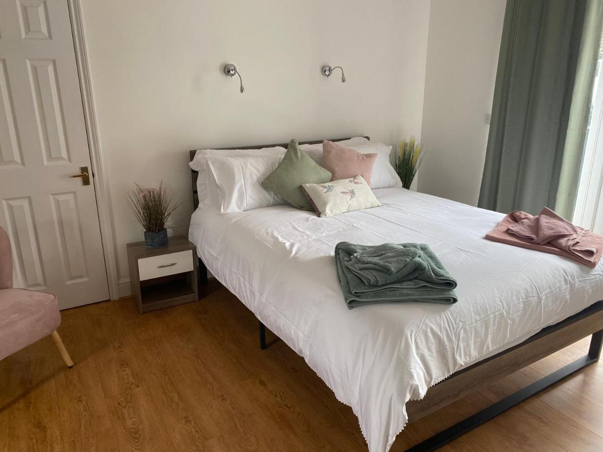 Number 1 Lytton Tree Lodge Reydon Ngoại thất bức ảnh